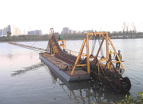 朝鲜洛东江挖沙船（80m³h）